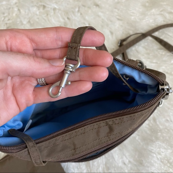 Baggallini Brown Crossbody Bag & Matching Wristlet - Picture 7 of 16